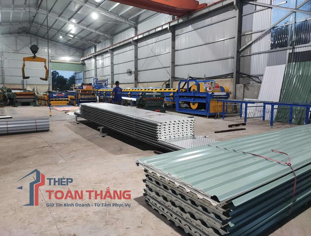 lợp mái nhà bằng tôn xốp