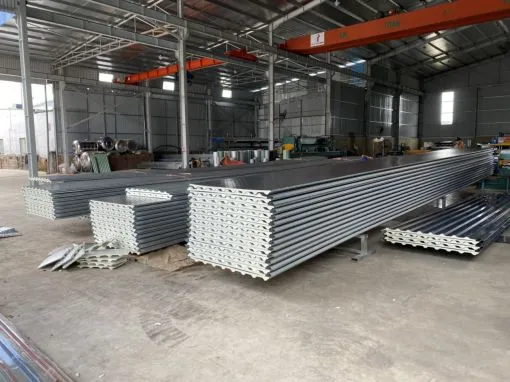 Tôn xốp Bình Phước chống nóng 3 lớp có ưu điểm gì