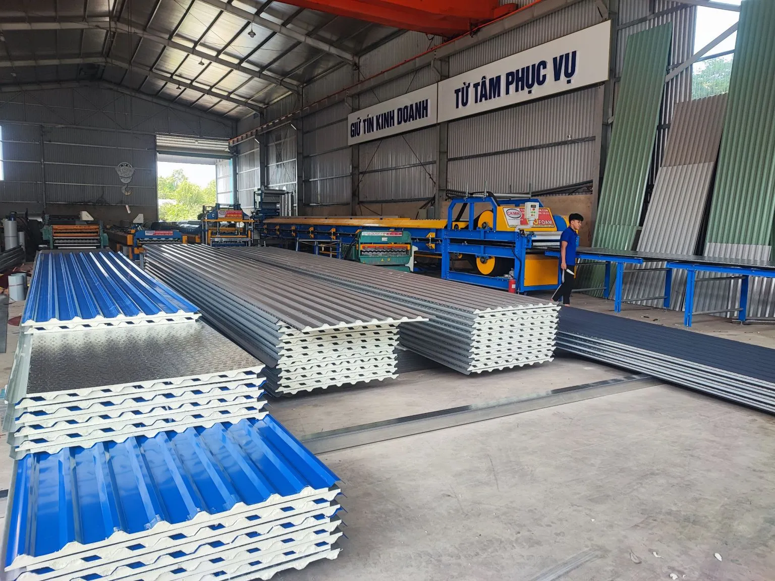 Cách lợp tôn cách nhiệt PU