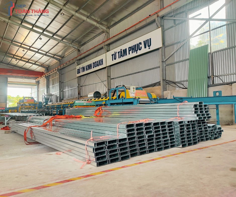 Hình ảnh xà gồ C Toàn Thắng